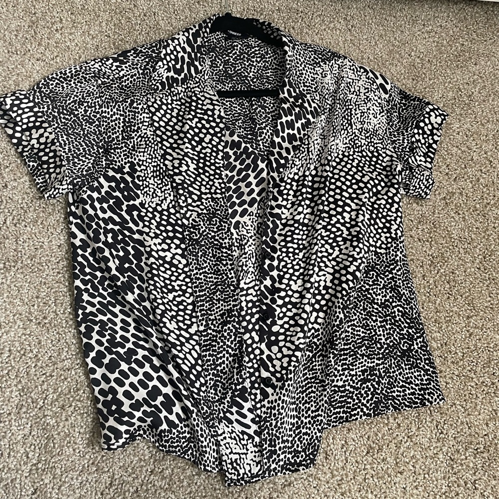 Black and White Short Sleeve Satin Button Up Blouse. Small. Like New